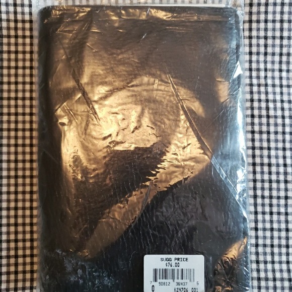 Calvin Klein Leather Unisex Wallet - Picture 3 of 3